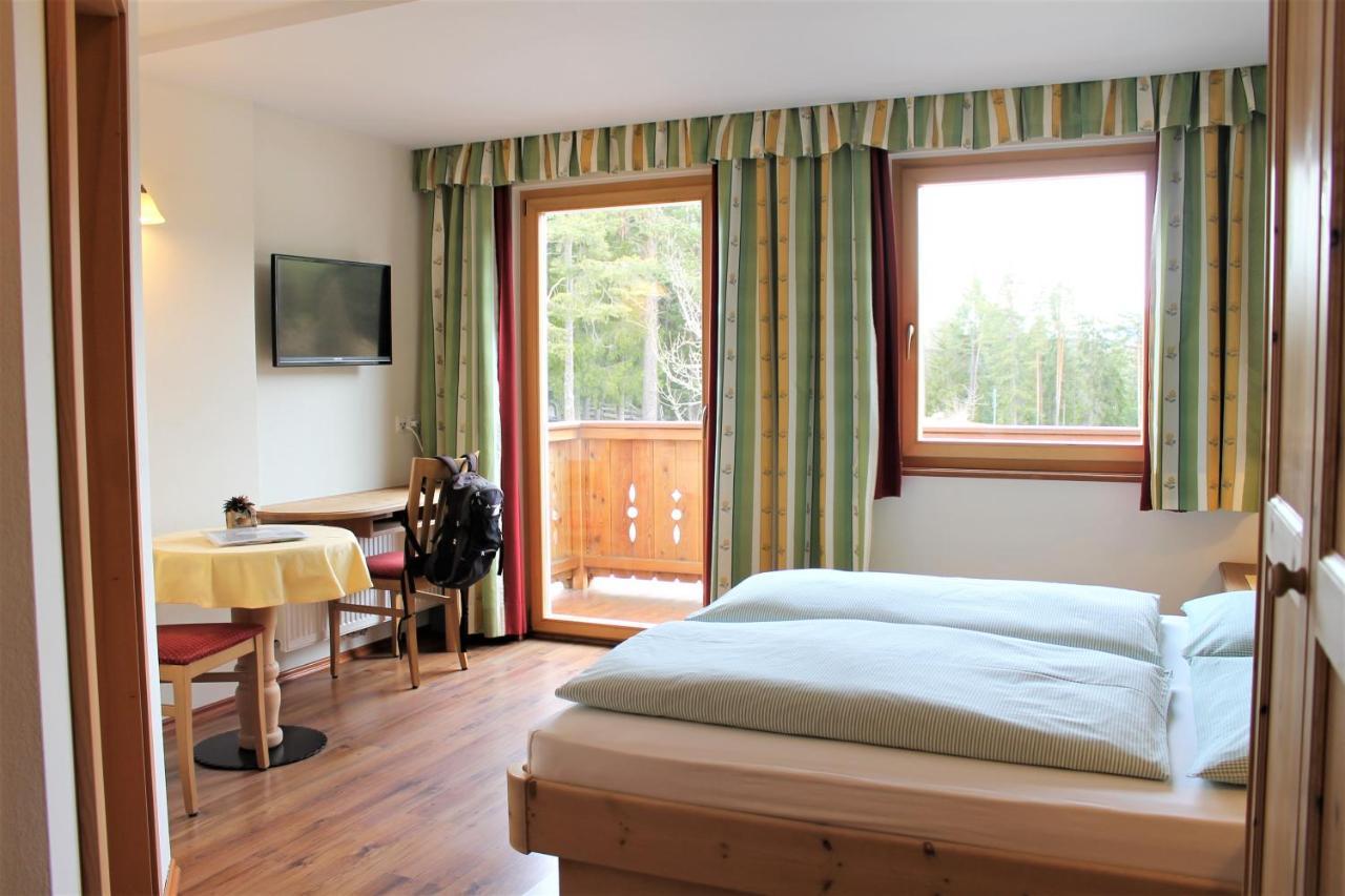Hotel Landgasthof Laerchenwald Collepietra  Exterior foto